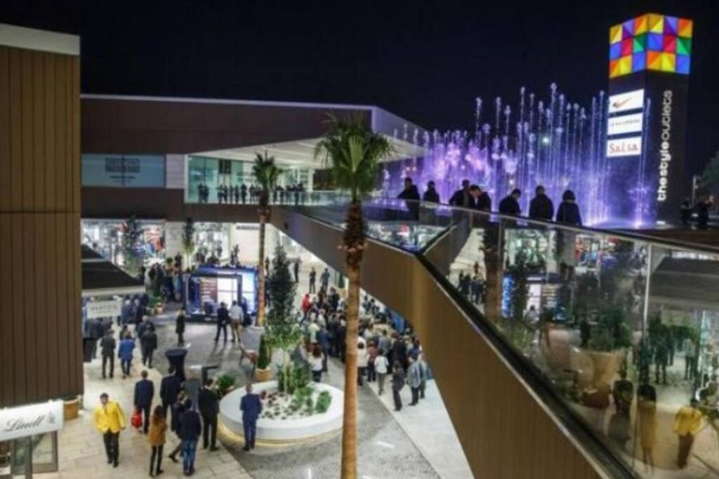La Casa Del Mamut - Viladecans Exterior foto